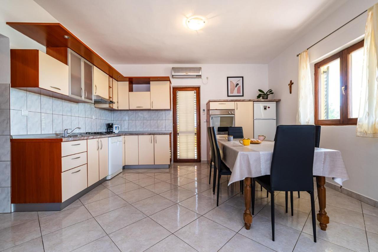 Apartment Marija Novigrad  Buitenkant foto